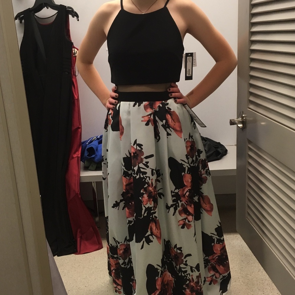 Betsy & Adam Prom Dress (WORN ONCE)